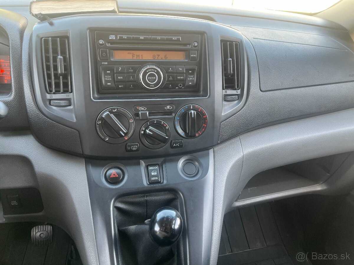 NISSAN NV200 - 14