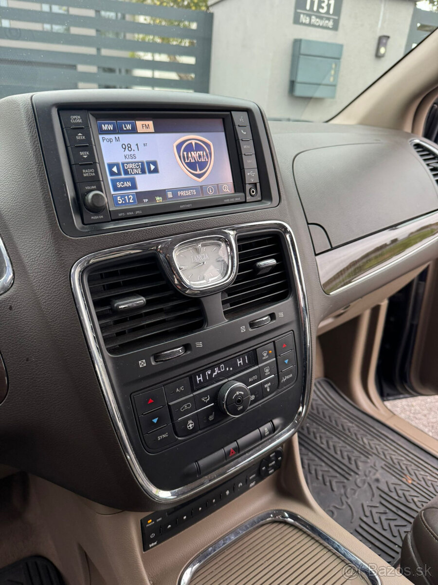 Lancia Voyager 2.8 CRD, automat, 7 míst - 14