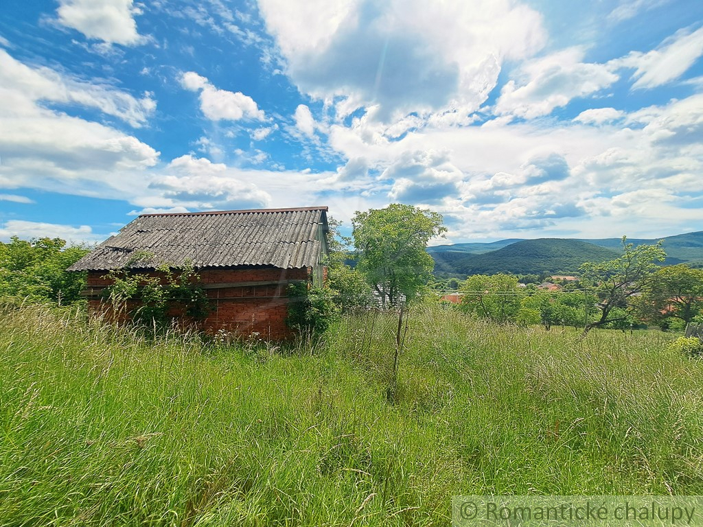 Dom na výnimočnom pozemku o rozlohe 15975m2 s prekrásnym v - 14