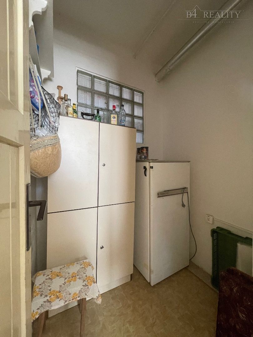 Rodinný dom so slnečným pozemkom 1856 m2, Svinná - 14