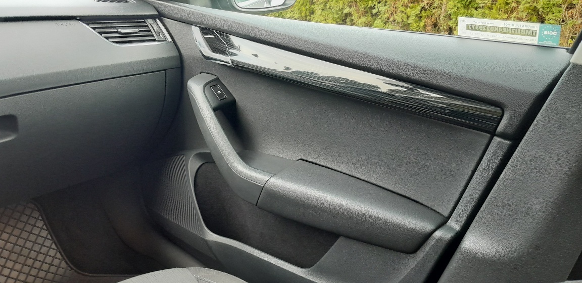 Škoda octavia combi 2.0 tdi 2019 - 14