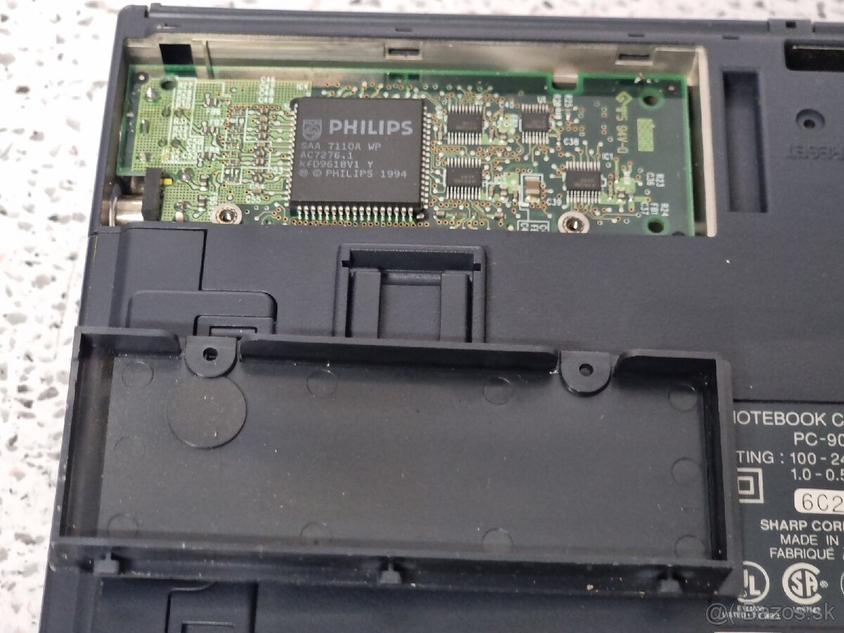 # SHARP PC-9080 starý laptop/notebook - 14