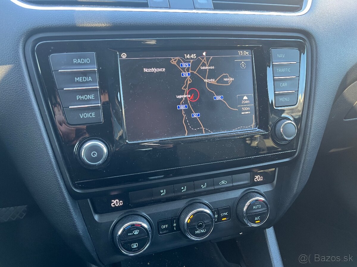 Škoda octavia combi dsg - 14