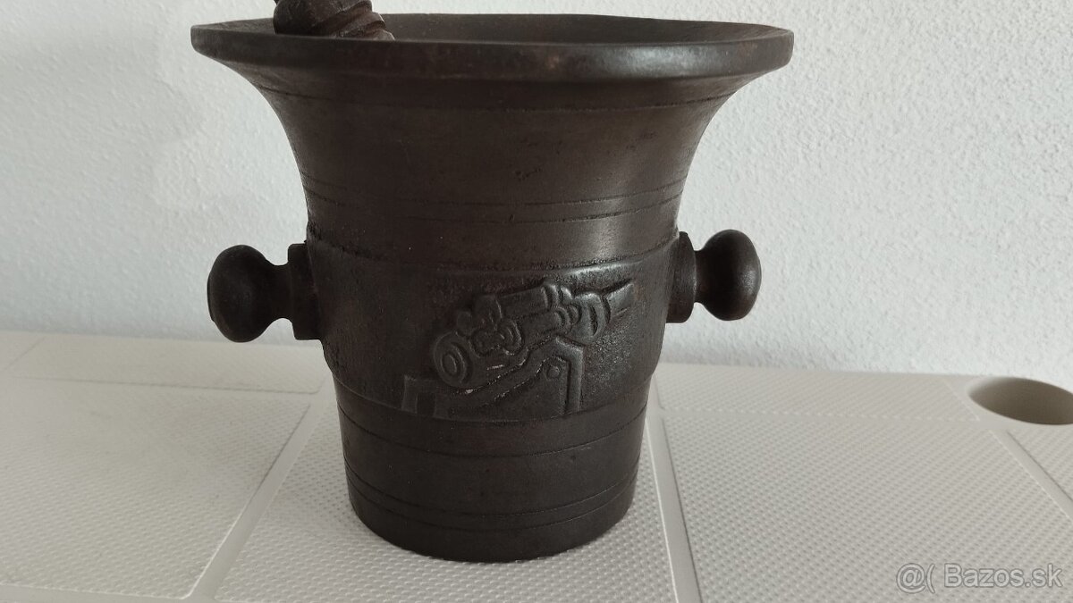 Starý válečný litinový mažiar s dělom a rokem 1914-1917 +tlo - 14