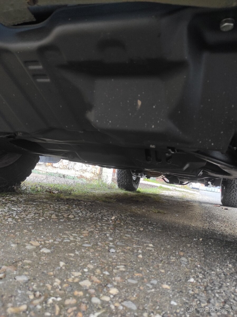 Mitsubishi Pajero Sport 2,5 85kw, r.v.2002 - 14