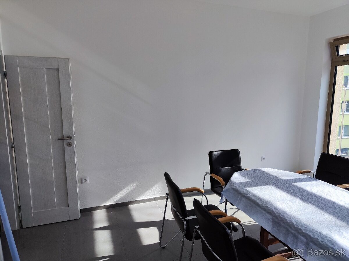 Prémiový presklený obchodný priestor - Kaskády - 14