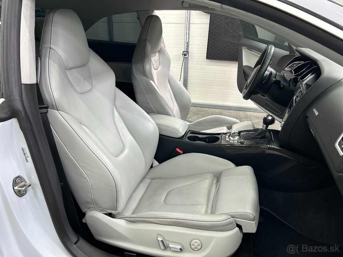 Audi RS5 V8 4.2 FSI quattro S-tronic - 14