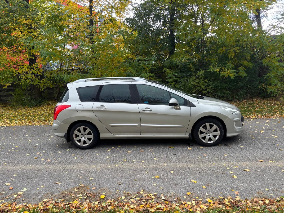 Peugeot 308 SW 1.6 HDi FAP Mont Blanc Premium - 14