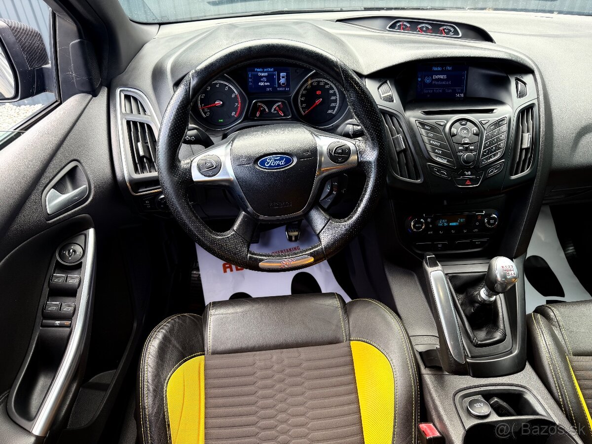 Ford Focus ST Recardo sedadla - 14