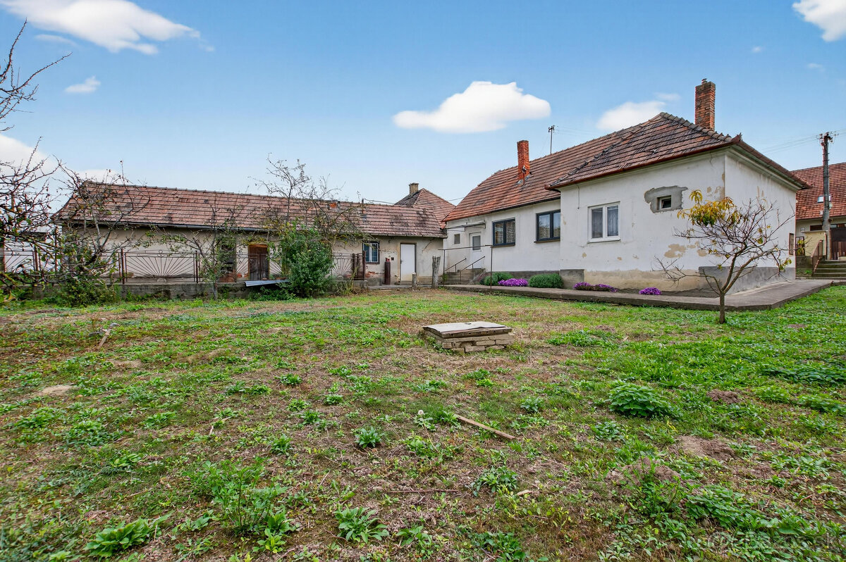 Na predaj - Rodinný dom v centre obce Tomášov s veľkým pozem - 14