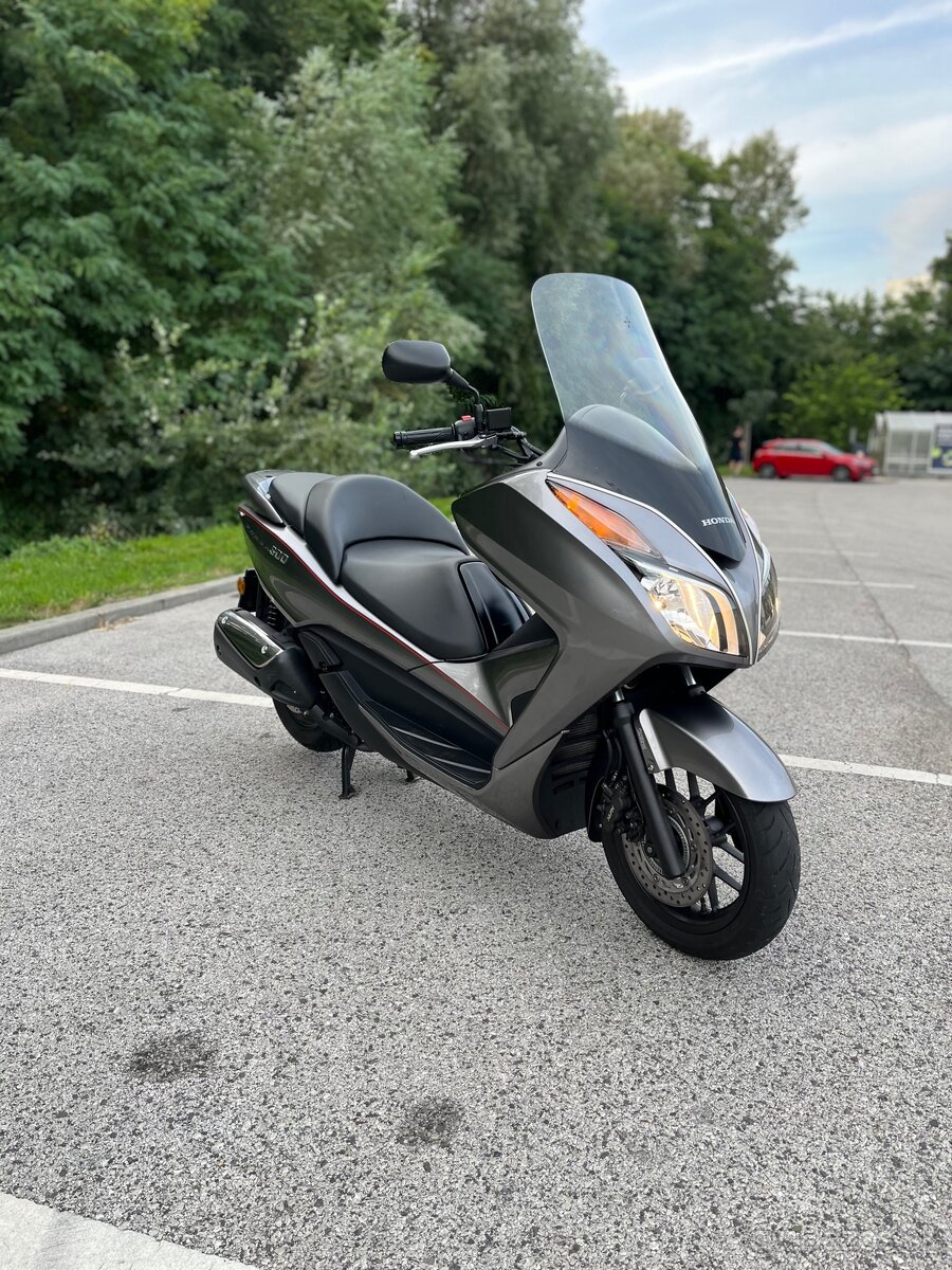 Honda Forza 300 - 14