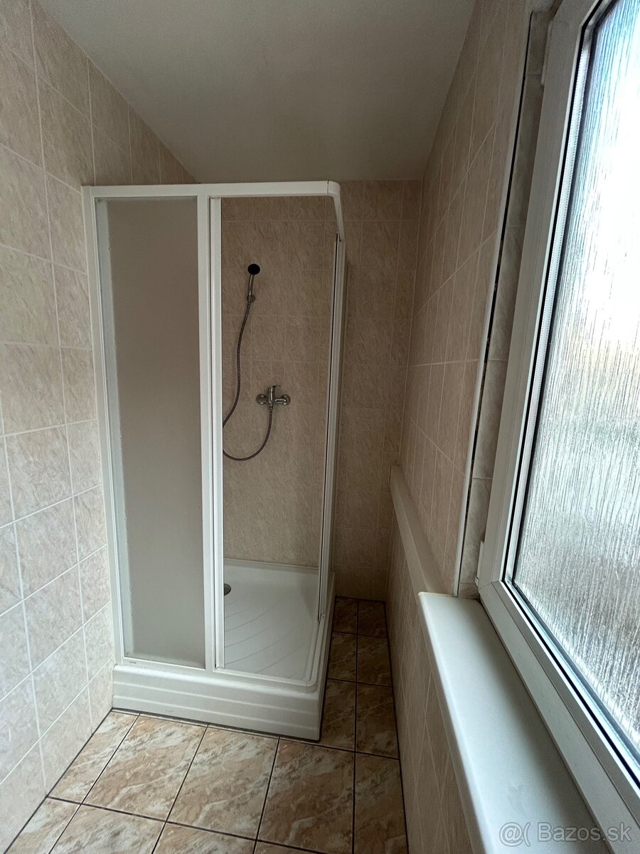 Ponuka prenájmu izby v spoločnej budove - 14