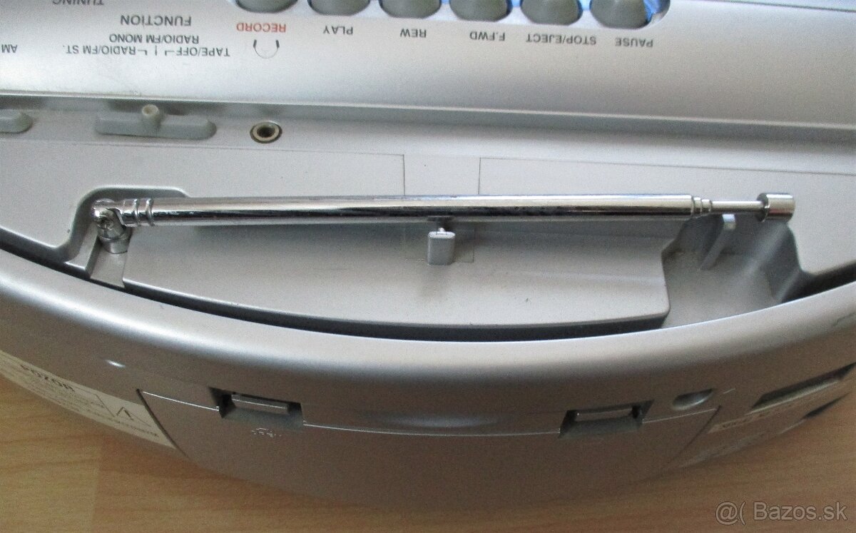 rádiomagnetofón značky Watson RR5528 - 14