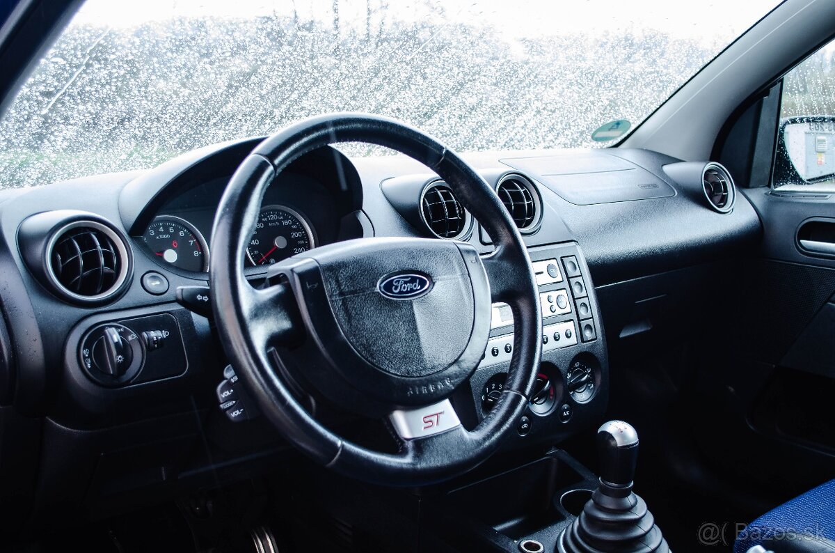 Ford Fiesta 2.0i Duratec ST 150 - 14