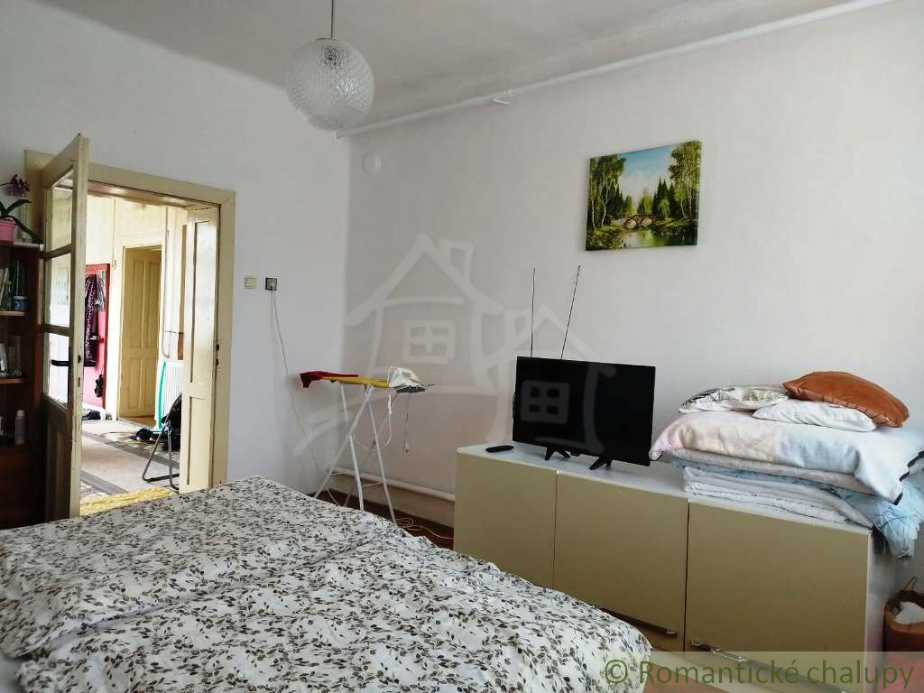 Gazdovský dom s dvomi prístupmi na 1310 m2 pozemku v Čate - 14