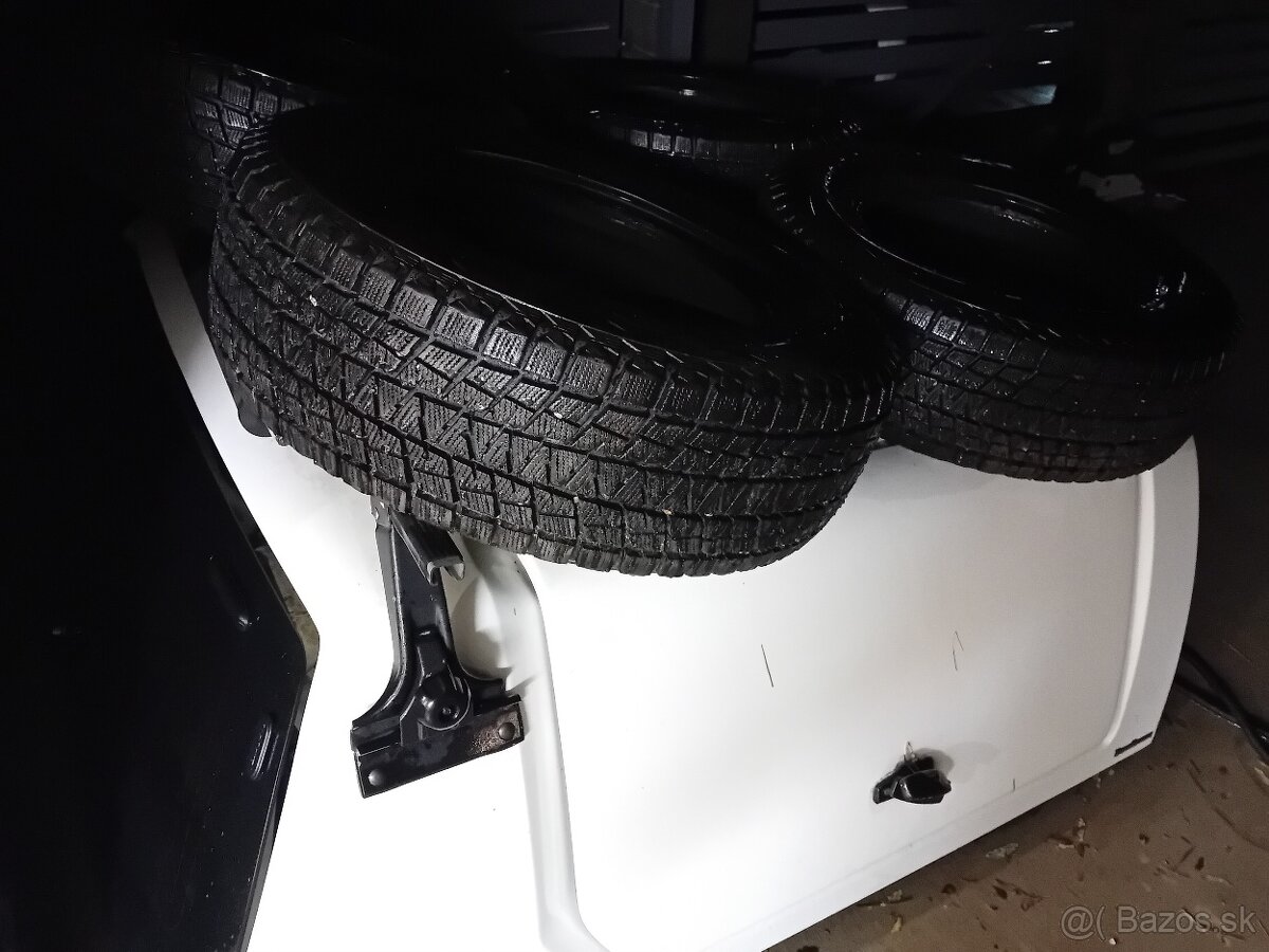 Nissan Navara 2,5 dci 4x4 nová STK a EK REZERVOVANÉ - 14