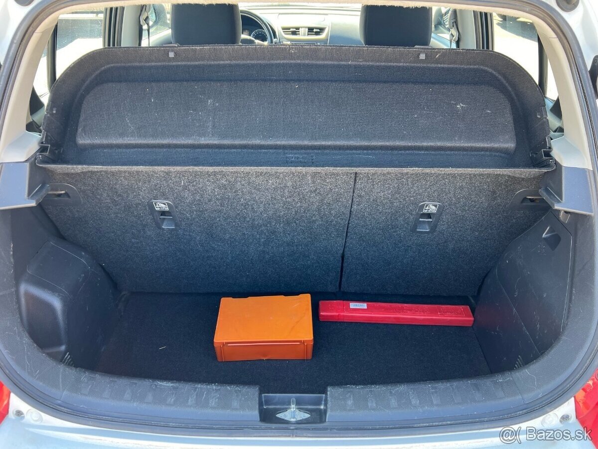 Suzuki Swift 1.2 benzín, 69kW, MT/5, rok:07.2012. - 14