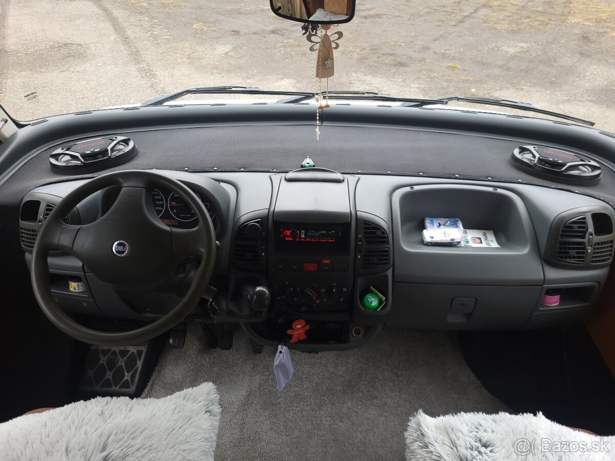 Autokaravan Hymer eriba jet 636 - 14