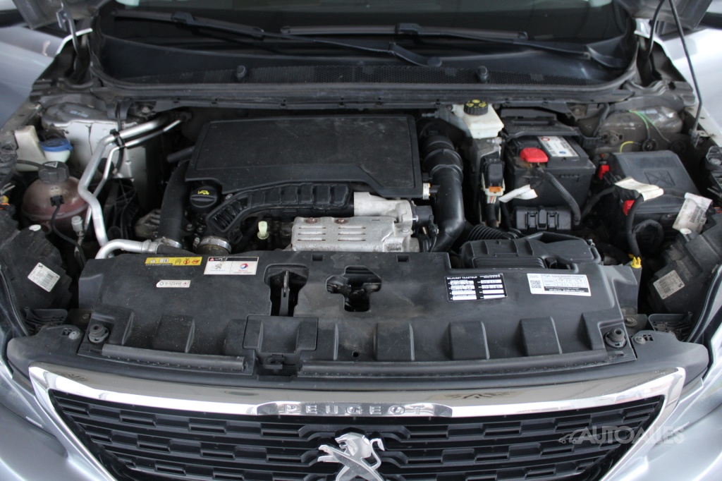 Peugeot 308 1,2 i PURETECH 96 kW STYLE - 14