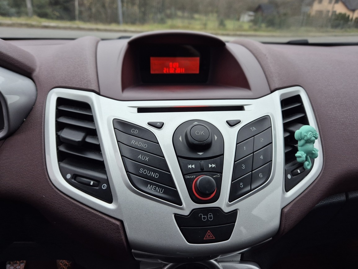 Ford Fiesta 1.25i 60 kW 5°manuál - 14