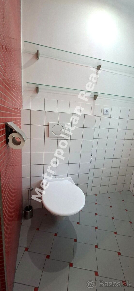 Slnečný a klimatizovaný 3 izbový byt s loggiou pri parku – foto 9