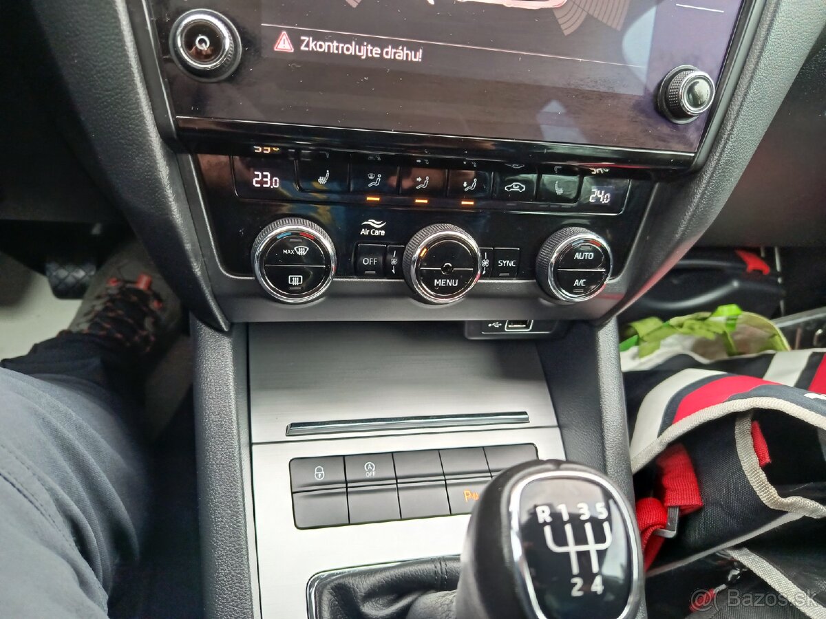 Skoda octavia 3 1,6 TDI,85 kw,combi - 14