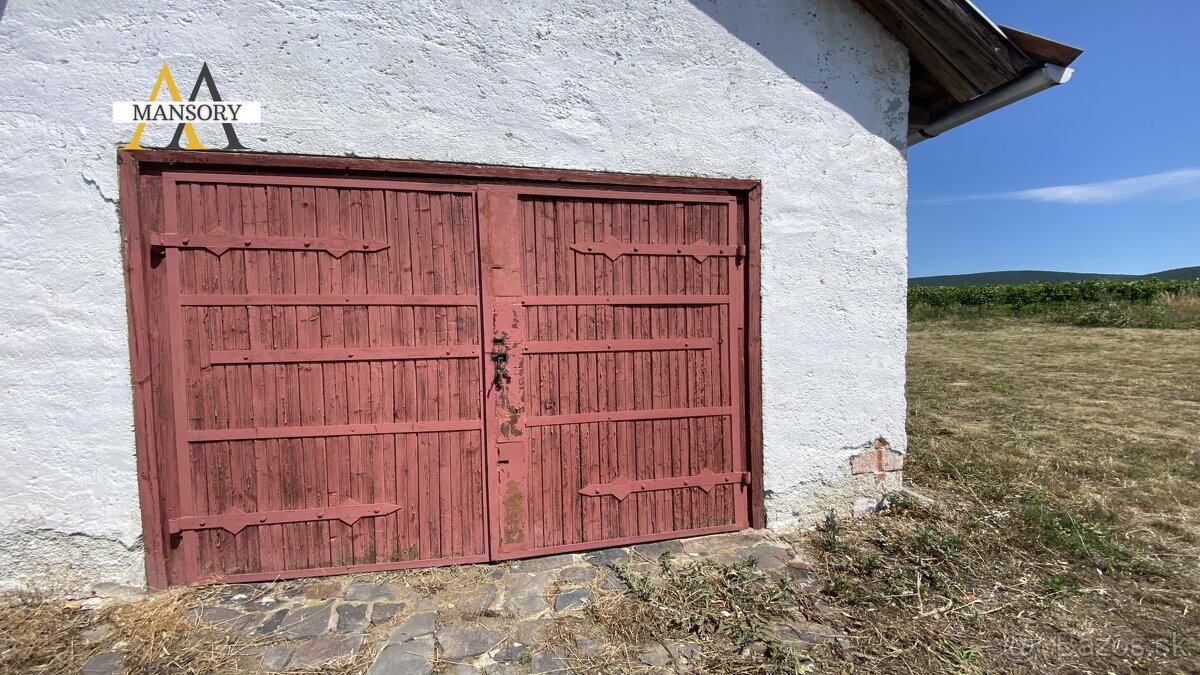 Na predaj vínny dom s vinicami a vínnymi pivnicami 13974 m2 - 14