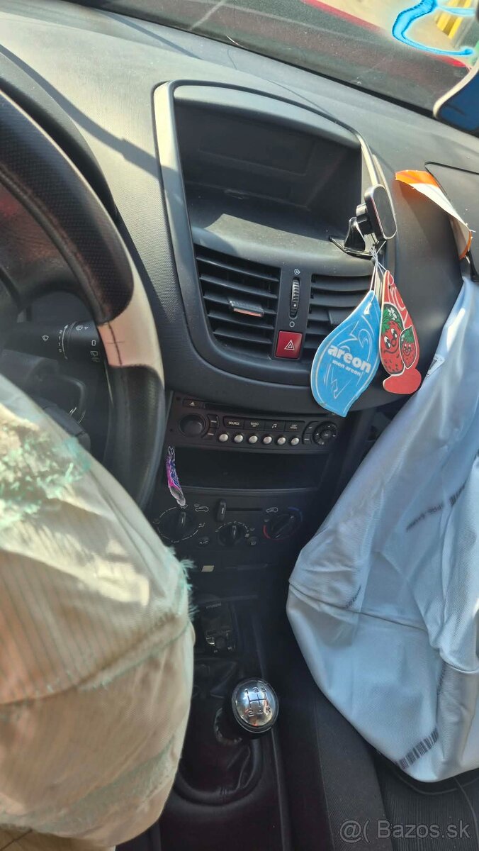 Peugeot 207 1,4i 54kw kód: KFV - 14