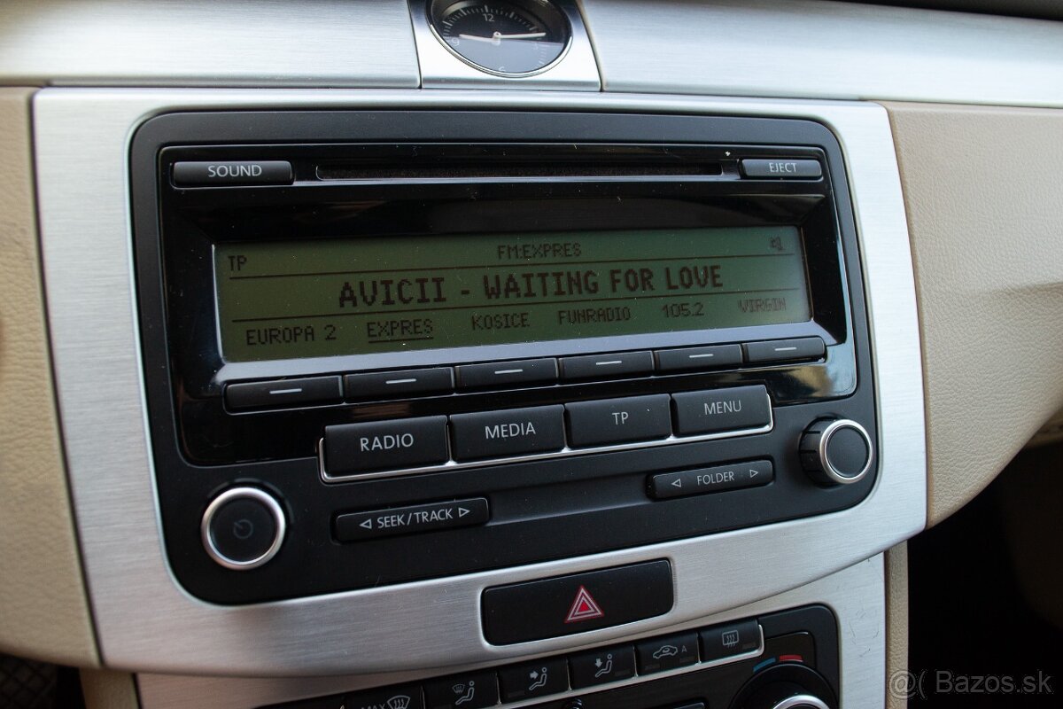 Volkswagen Passat B7 Variant 2.0 TDI DSG - 14