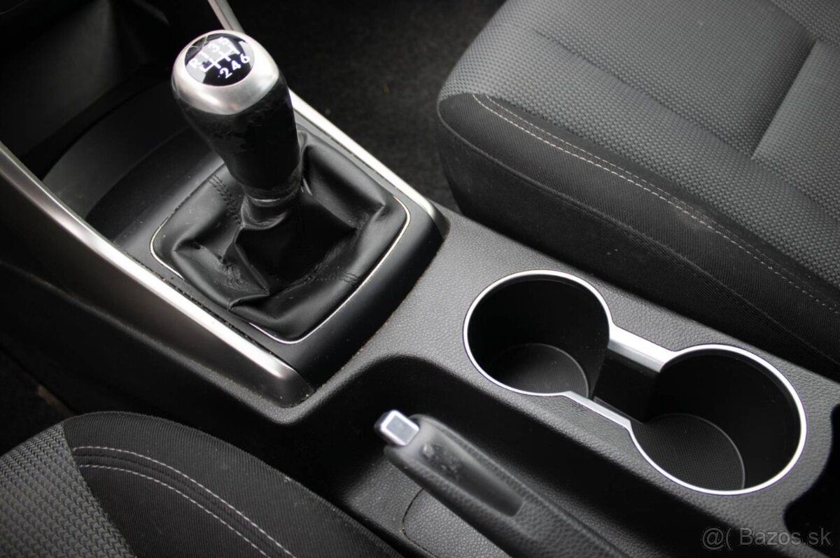 Hyundai i30 1.6 CRDi DOHC 16V Comfort - 14