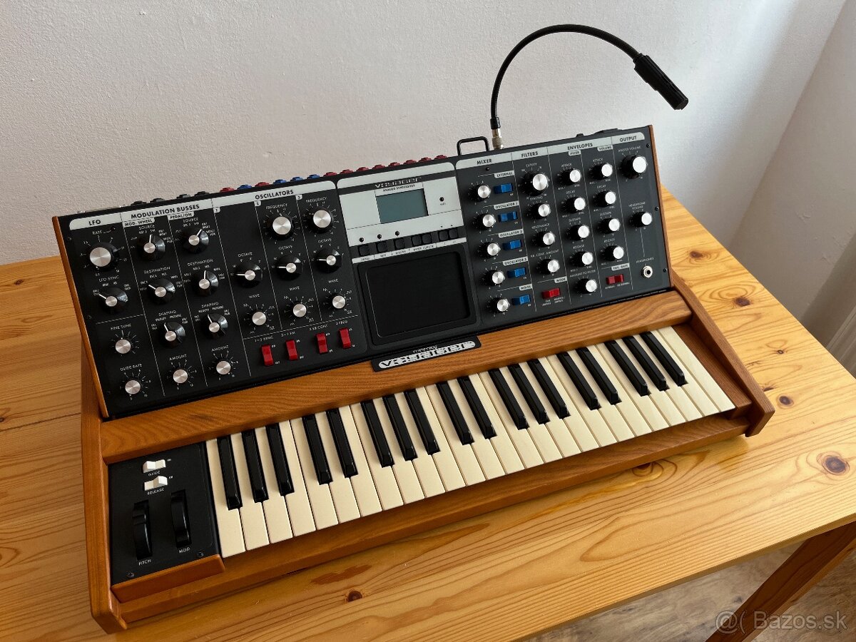 Moog Minimoog Voyager (2002) - 14
