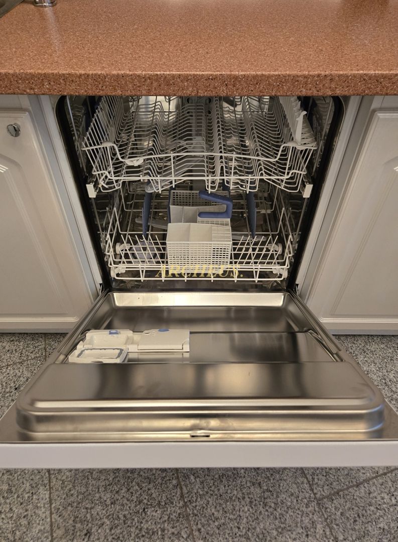 3 IZBOVÝ BYT, 70 m2, ČORDÁKOVA - KOŠICE - 14