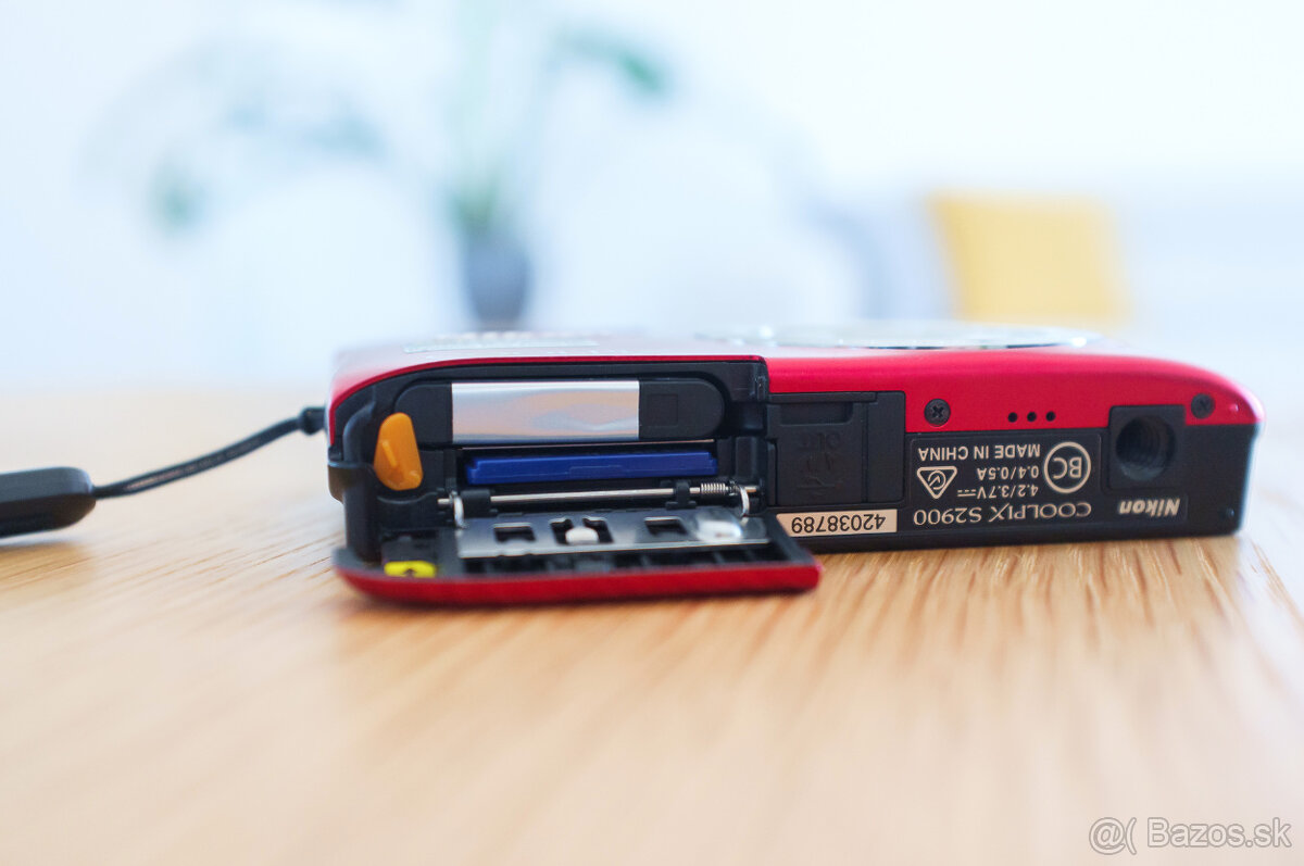 Nikon Coolpix S2900 červený - 14