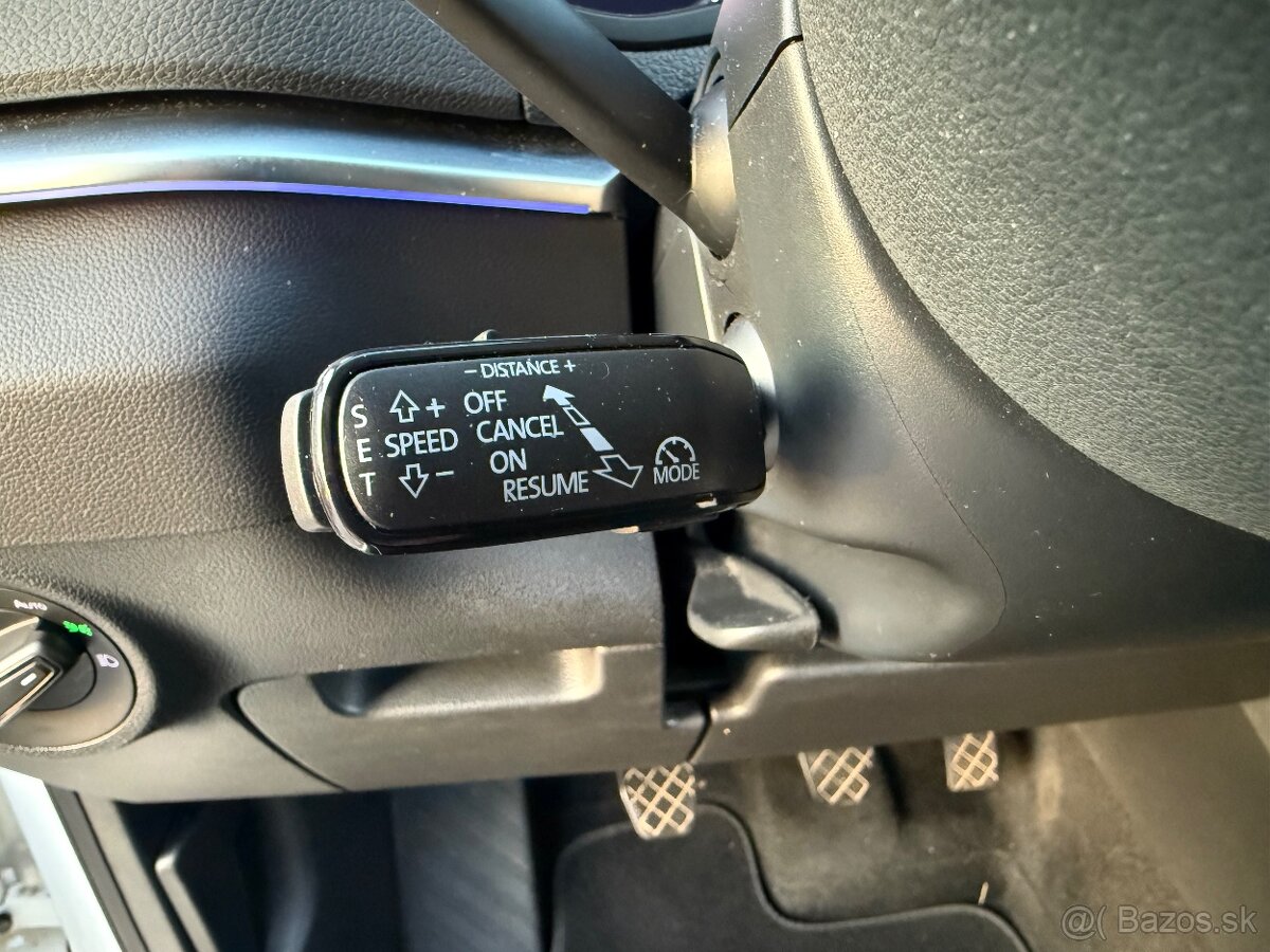 Škoda Karoq benzín Virtual cocpit - 14