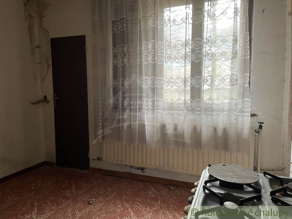 Dom na rekonštrukciu v chalupárskej obci Hačava. Nová cena - 14