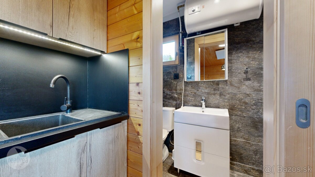 Stavebný pozemok so základovou doskou a moderným domčekom - 14