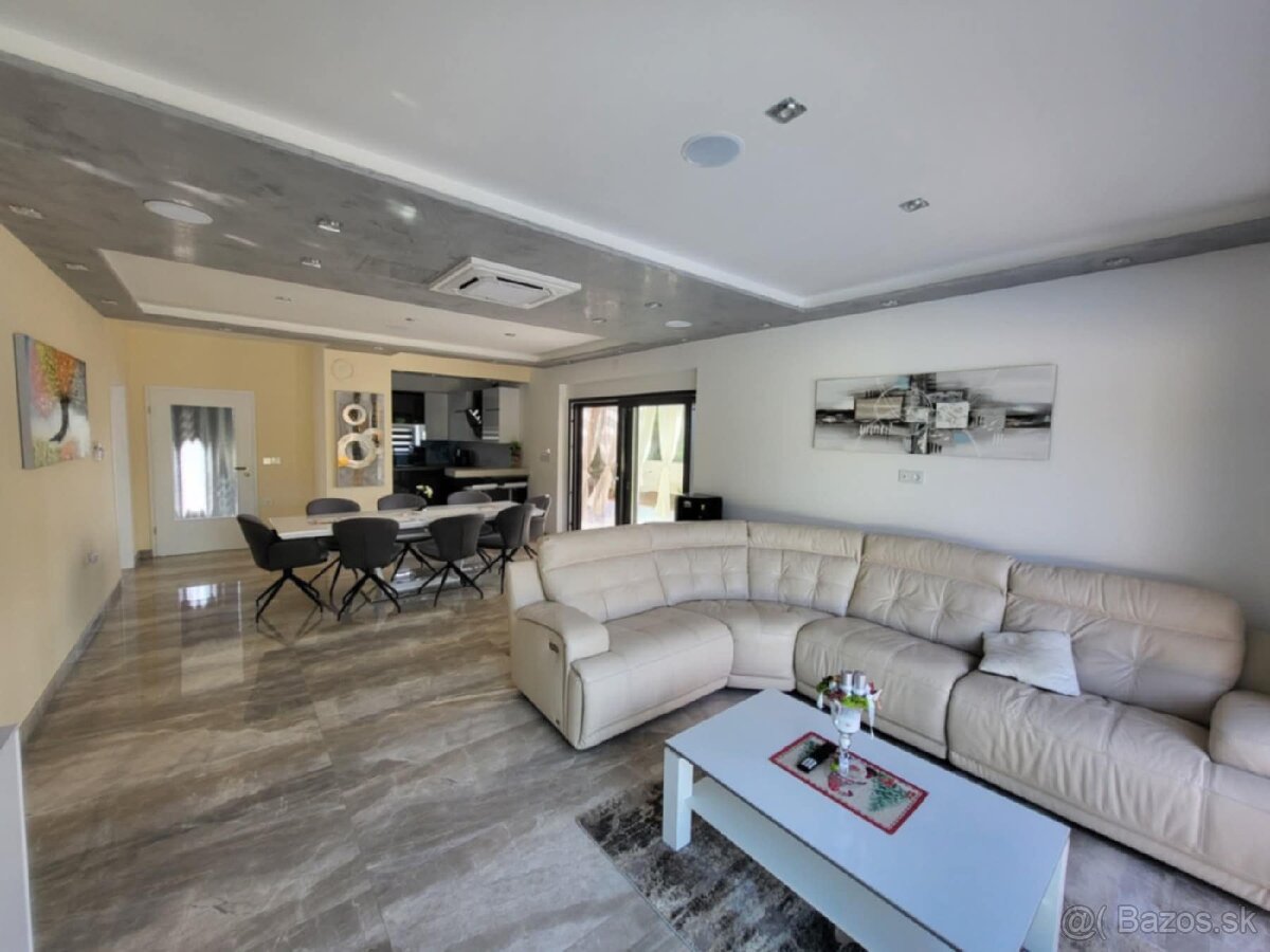 Vila s bazénom na predaj v centre ostrova Vir, Chorvátsko - 14