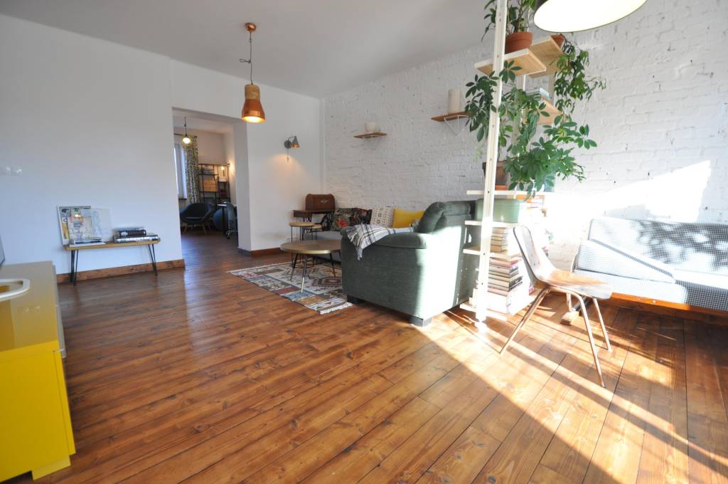 Jedinečný a priestranný 3-izbový byt s tehlovou atmosférou 9 - 14