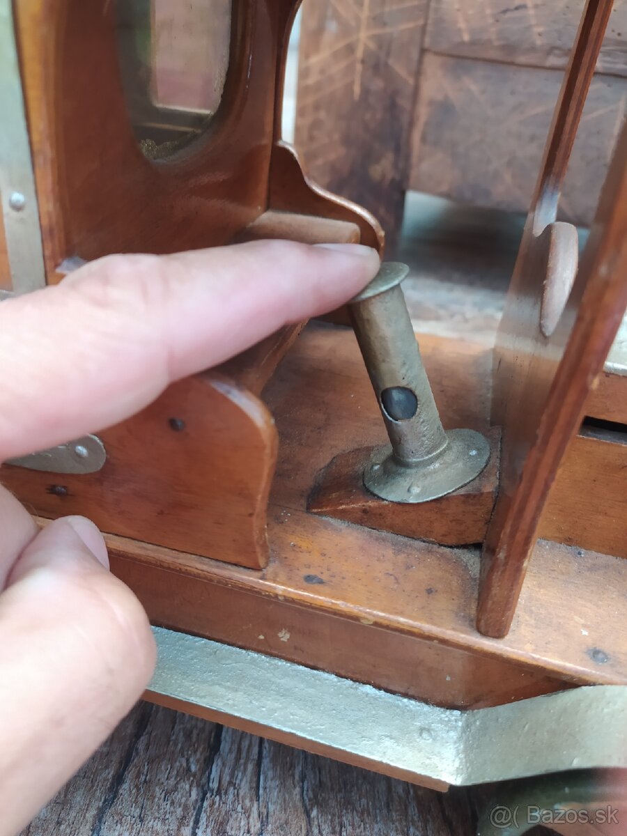 Zásobník na cigary drevené auto - 14