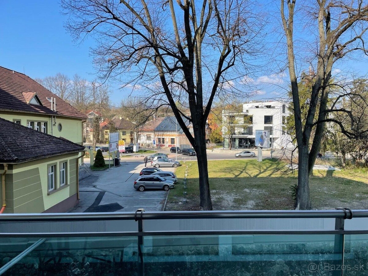 3i byt v Novostavbe, centrum s garážou - 14