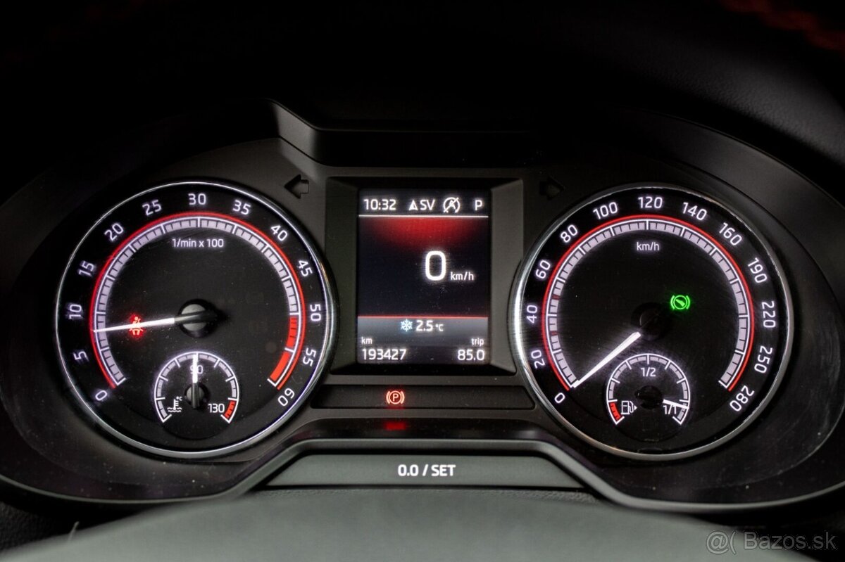 Škoda Octavia Combi 2.0 TDI RS DSG - 14