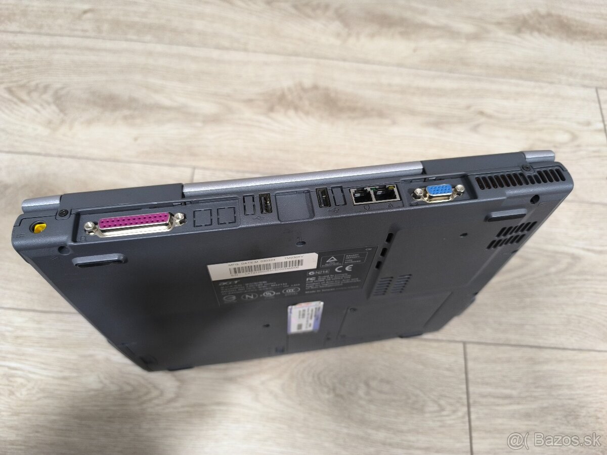 Acer TravelMate 230 - 14