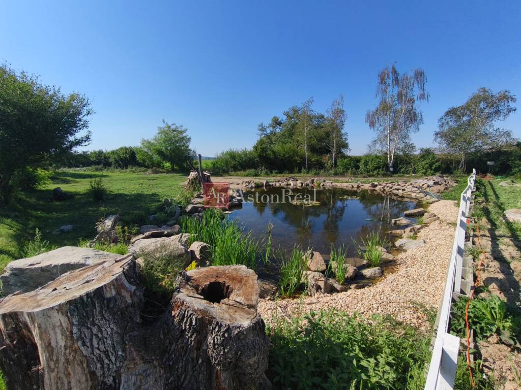 RANČ s haciendou, stajňami, 16.000m2 v blízkosti Lučenca - 14