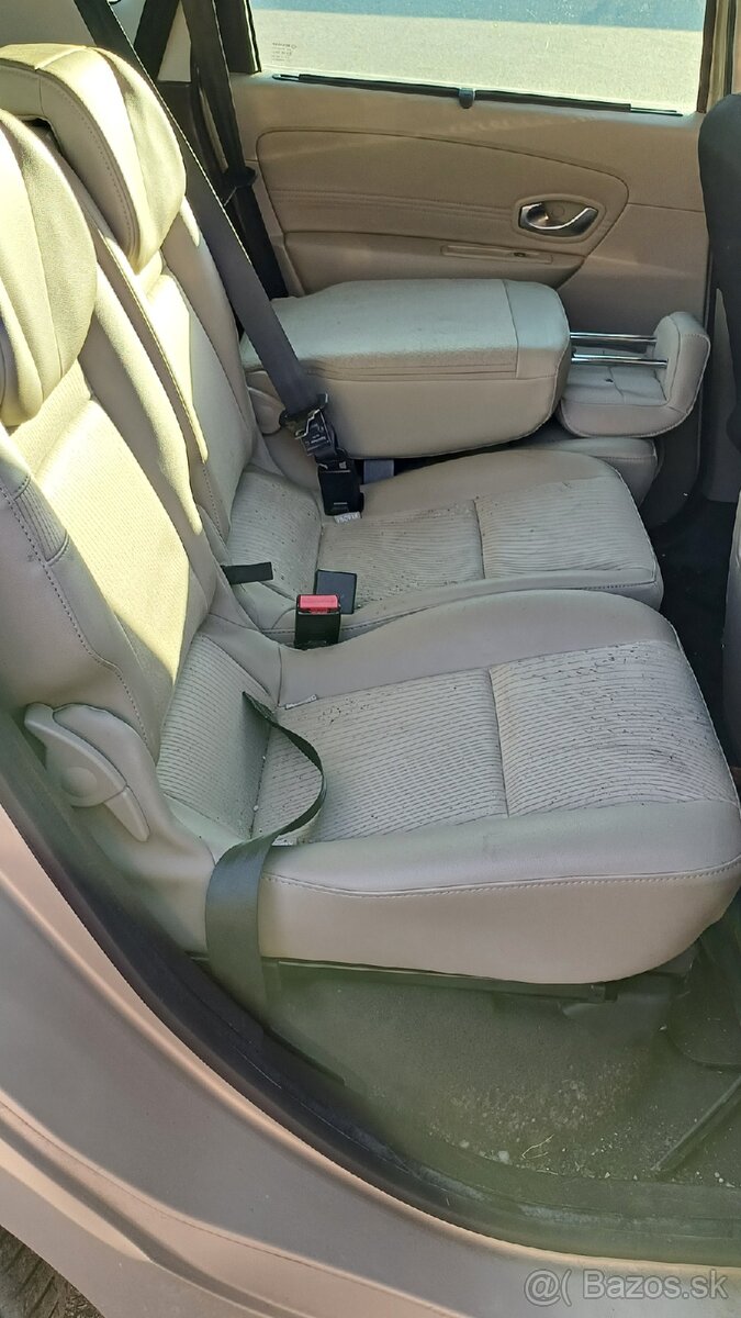 Renault Scenic 1.4i 96kw r.2009 - 14