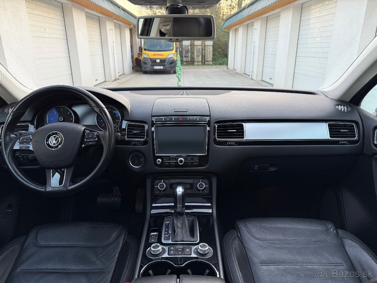 VW Touareg II 3.0 TDI V6 Executive - 14
