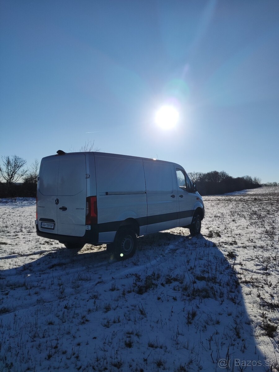 Predám Mercedes Sprinter 4x4, automat - 14