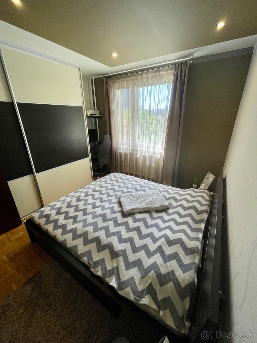 Zariadený 3 izbový byt v Komárne - 14