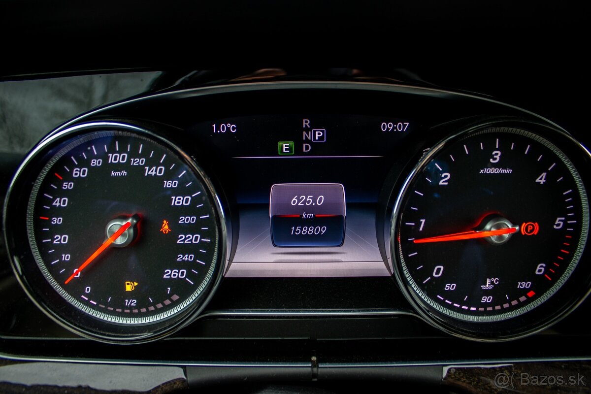 Mercedes-Benz E trieda Sedan 220 d 4MATIC - 14