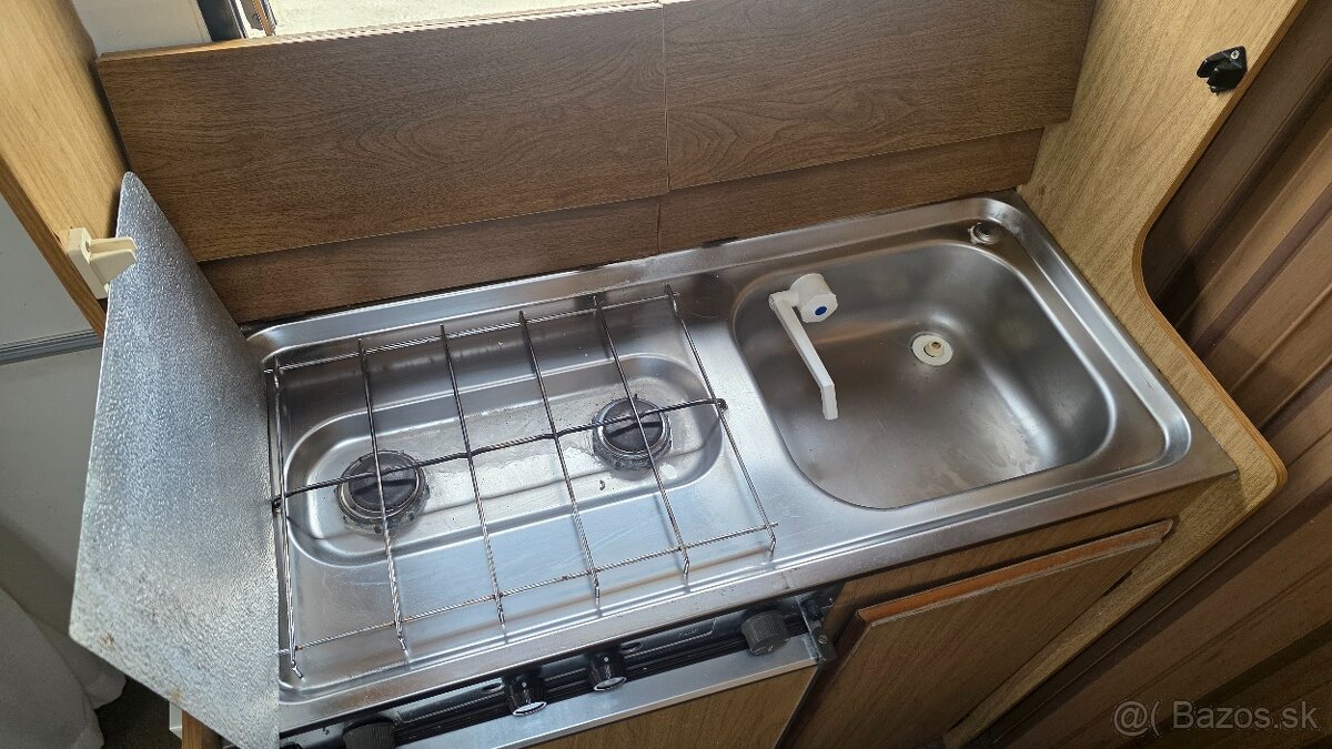 Obytny prives Roller Palace 400 - strieska, Truma - 14