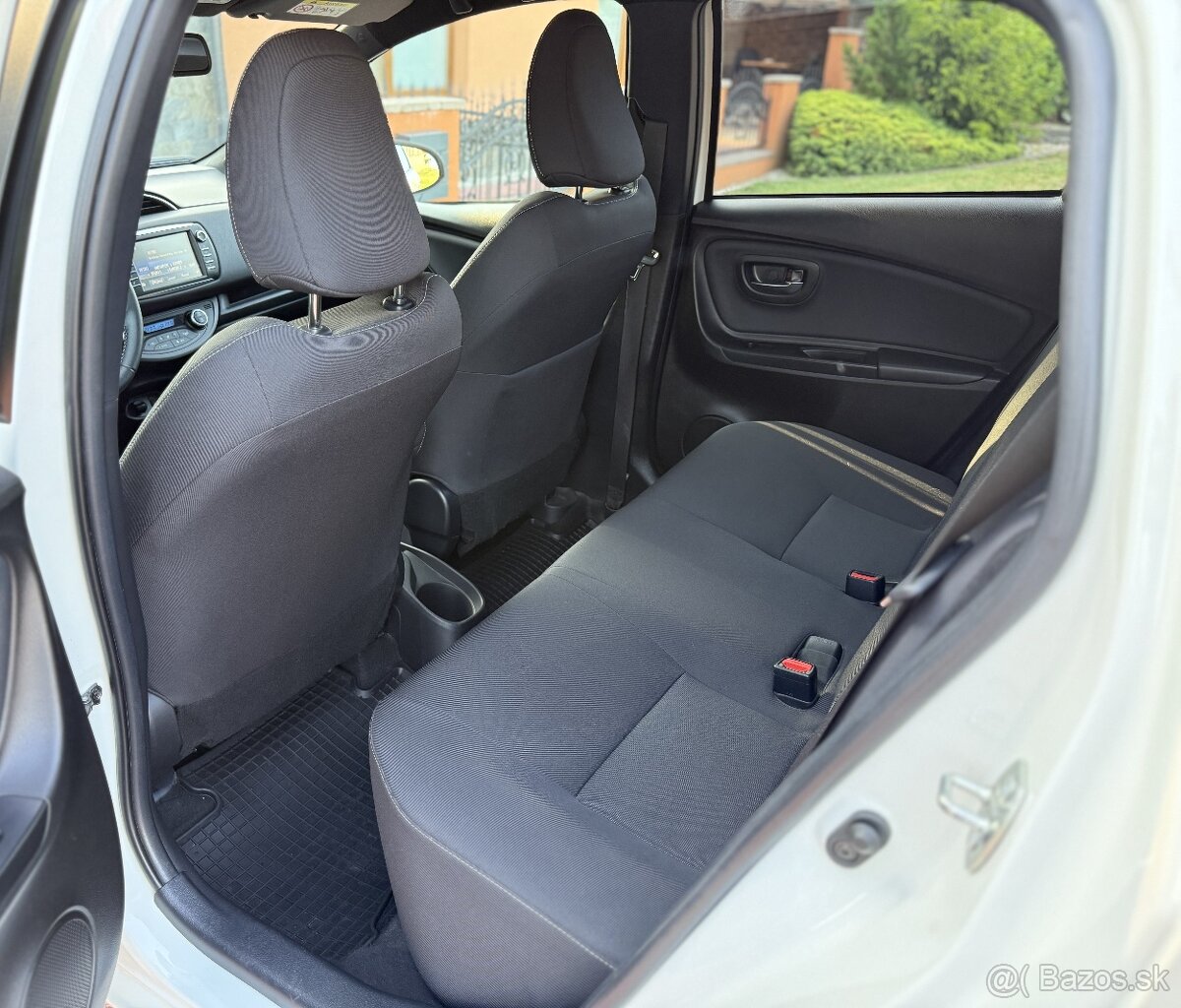 TOYOTA YARIS 1.5 vvti benzín SELECTION - 14